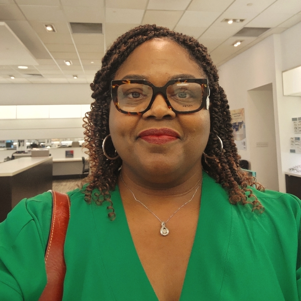 Meet your Posher, Pamela